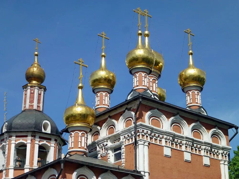 красная горка храм николая чудотворца. декоративное завершение храма. собор василия блаженного в москве центральная башня. храм в ясенево. декоративное завершение храма.