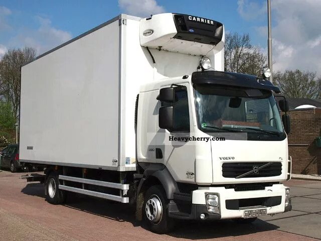 Вольво 5 тонник. Вольво фл 611 эвакуатор. Рефрижератор volvo. Вольво fl 240. Volvo fl6 7 тонн.