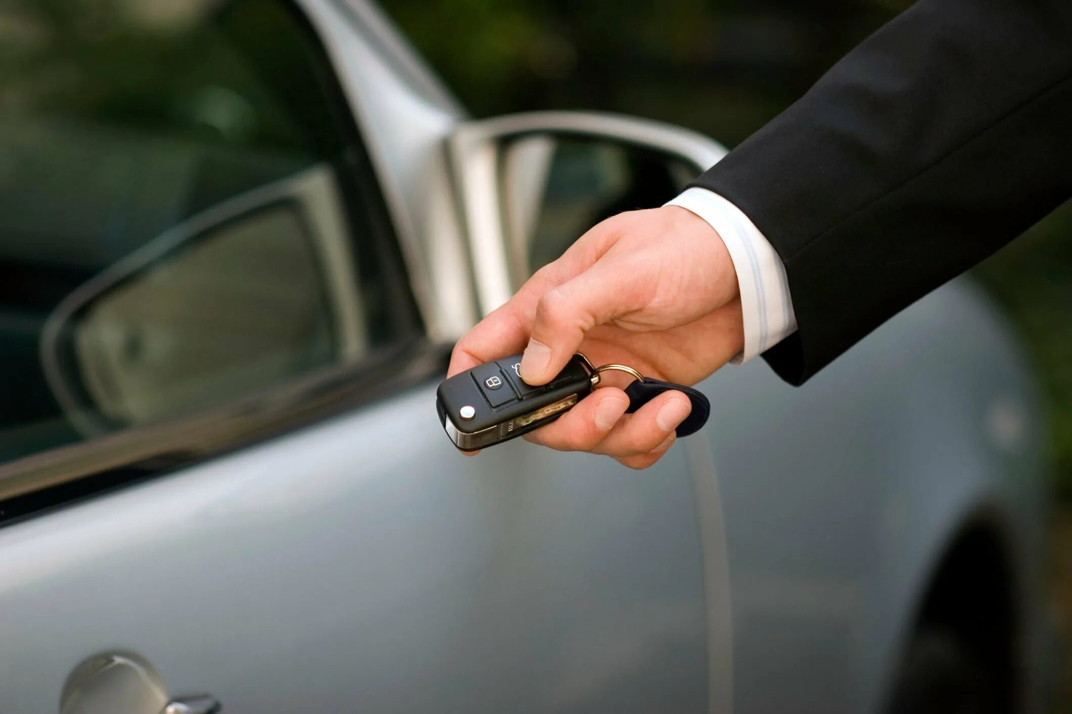 Go on your car. Арендовать машину. car reservation.