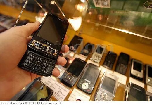 Продает мобильники. Самые дешевые Телефонные компании. Самый дорогой телефон 2006 Евросеть. Тесно 2 телефон. Частные телефоны спб