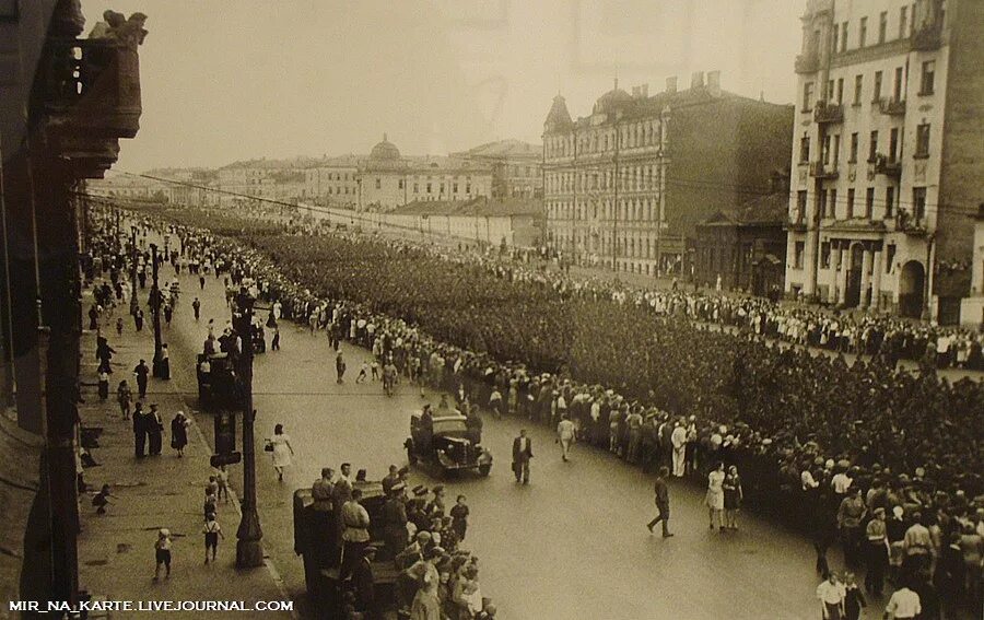 1900 1960. Парад побежденных 17 июля 1944 года. Пленные немцы в Москве 1944. "Большой вальс" - парад пленных немцев в Москве. Парад военнопленных в Москве 1944.