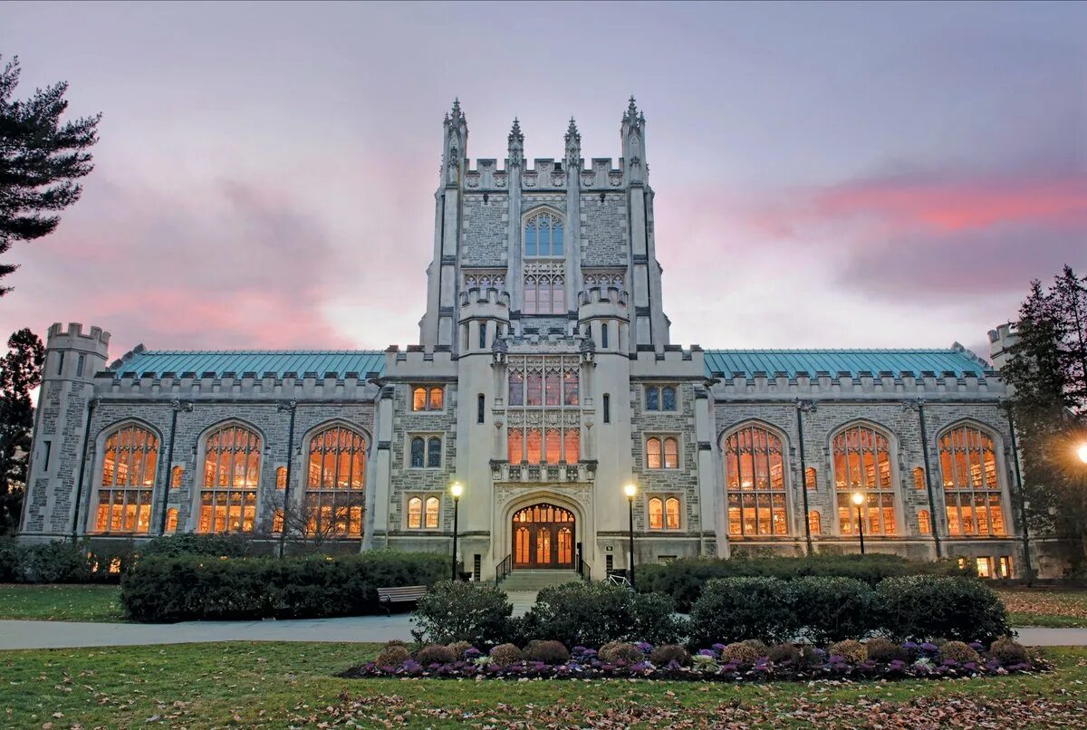 Самый лучший университет в мире. Вассар колледж. Колледж Вассара США. Здание университета. Красивые здания университетов.