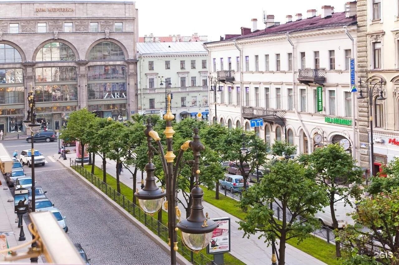 Малая конюшенная улица санкт-петербург. Ул. Ул. Большая конюшенная улица санкт-петербург фото. Улица большая конюшенная петербург.