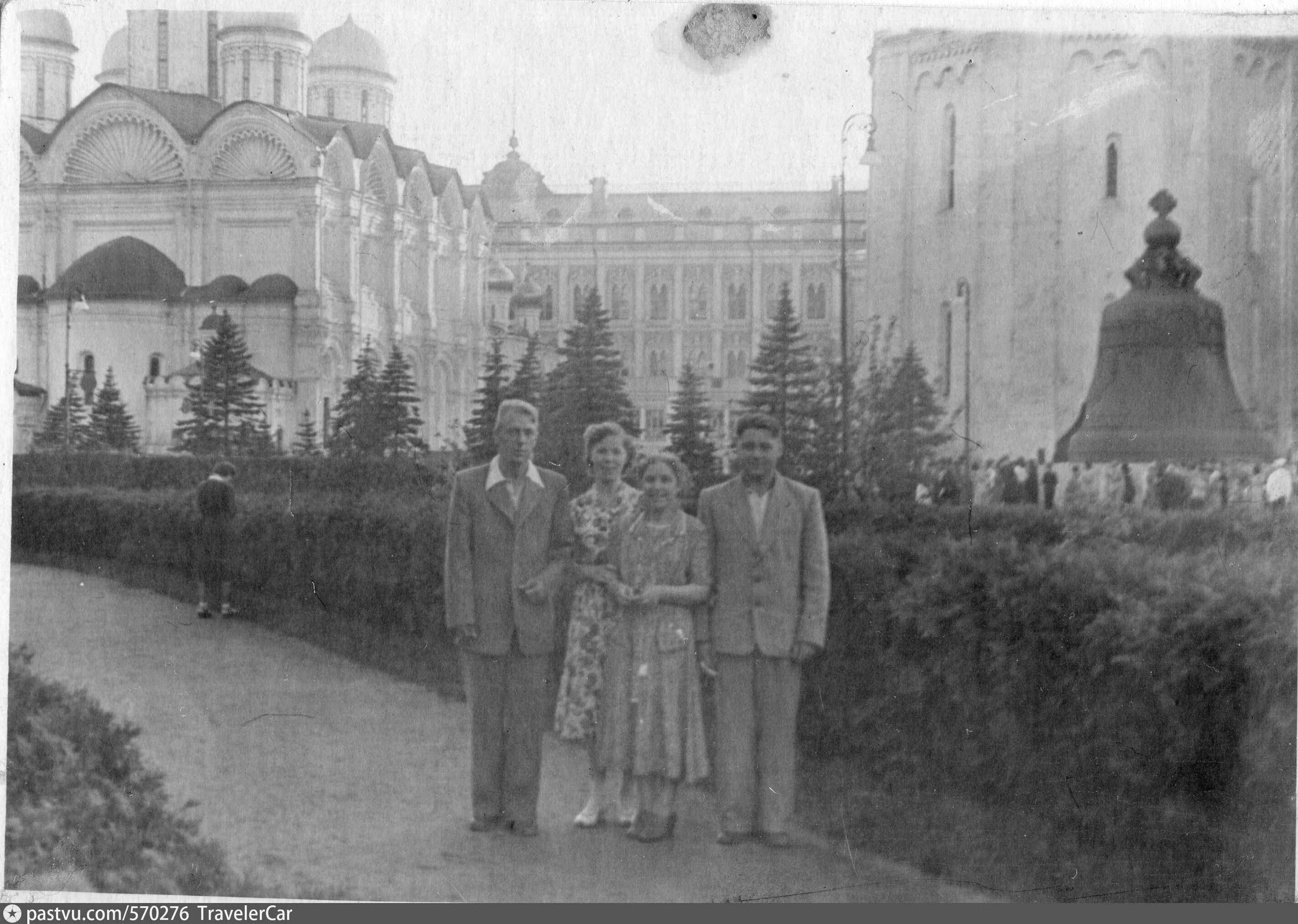 Памятник Ленину в Кремле Московский Кремль. Памятник Ленину и Горькому в Измайловском Кремле. Памятник Ленину в Кремле фото. Призрак Сталина в Кремле фото
