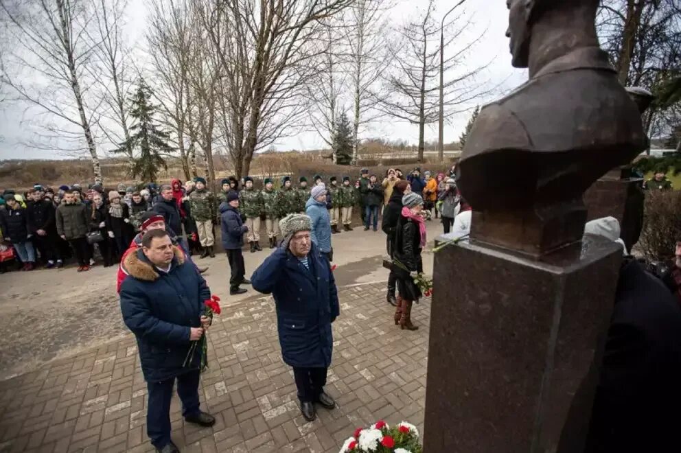 Аллея героев Псков. Бюсты героев-десантников 6-й роты 104 полка. Аллея героев псковских десантников. Героям-десантникам, Псков. Украина погибло псков