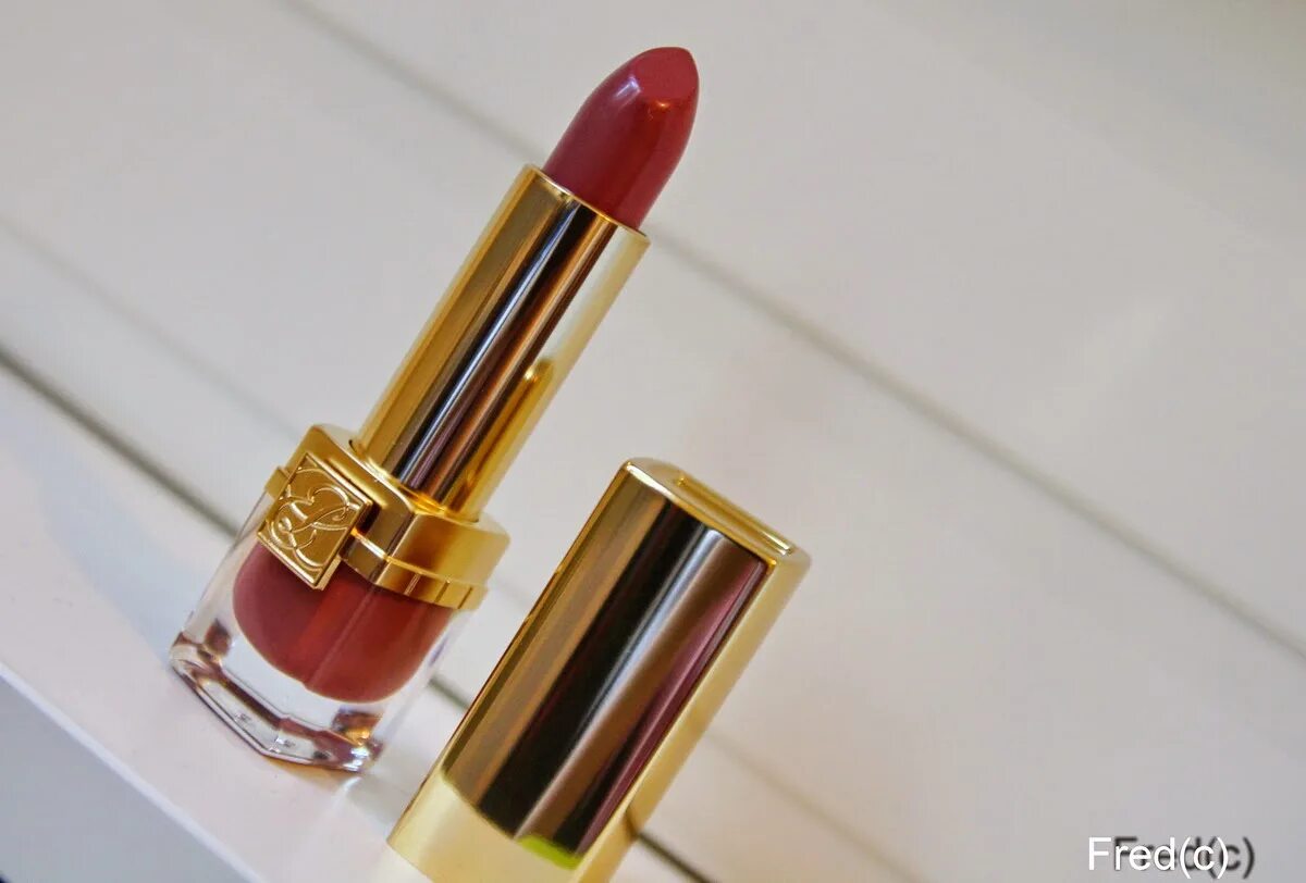 Помада эсте лаудер pure color 303. Estee lauder pure color envy 440 irresistible. Помада эсте лаудер пати шиммер. Помада estee lauder envy420. Помада эсте лаудер pure color 303.