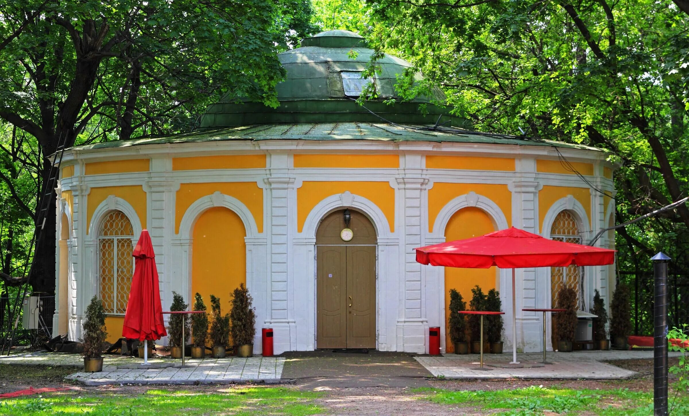 Охотничий домик в нескучном саду. Охотничий домик в нескучном саду внутри. Охотничий домик трубецких в нескучном саду. Охотничий домик усадьбы трубецких. Охотничий домик в нескучном саду.