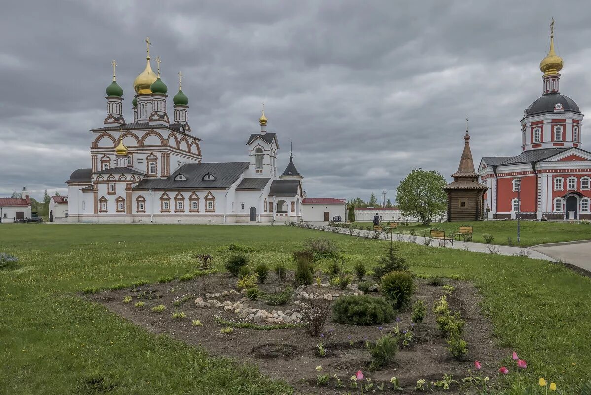 Сергиев Варницкий монастырь. Троицко Сергиевский Варницкий монастырь. Монастырь Сергия Радонежского Варницы. Ростов Великий. Свято-Троицкий Сергиев Варницкий монастырь.