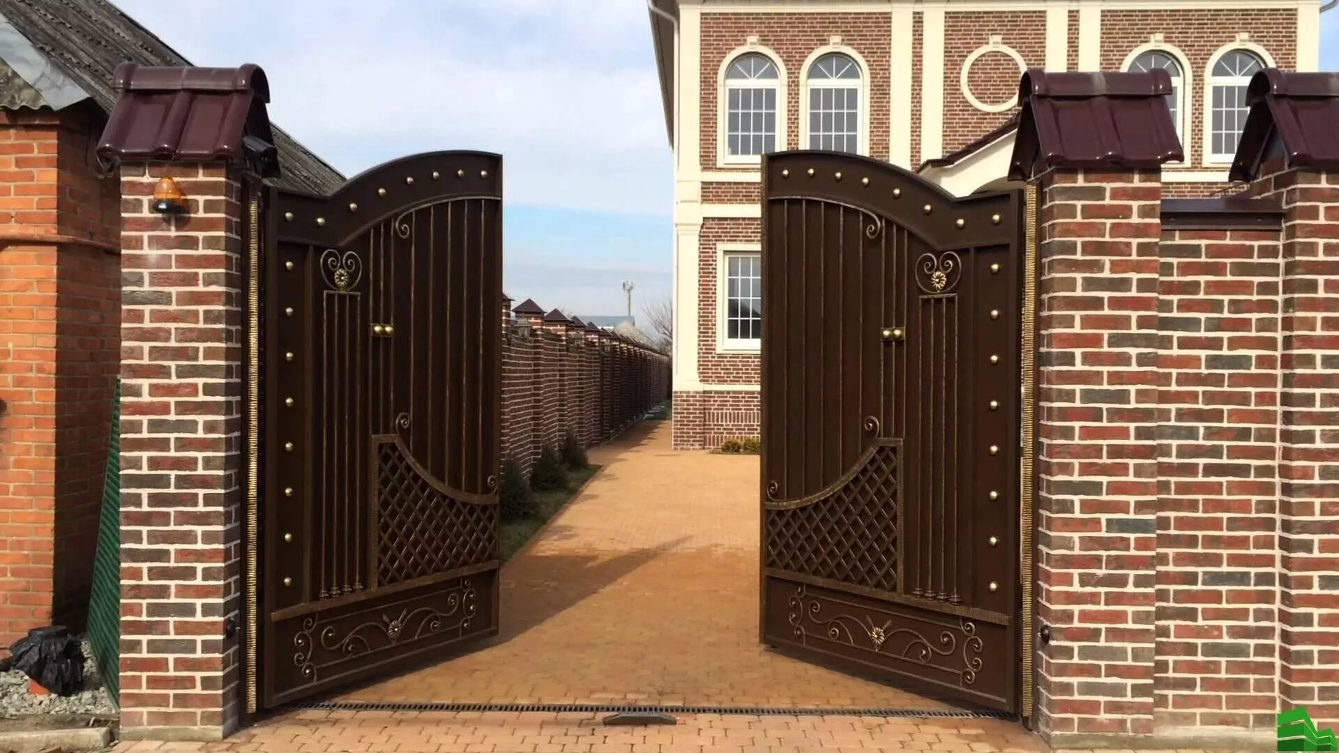 Калитка Дорхан. Красивый забор с воротами. Ворота въездные распашные. Красивые ворота у коттеджей.