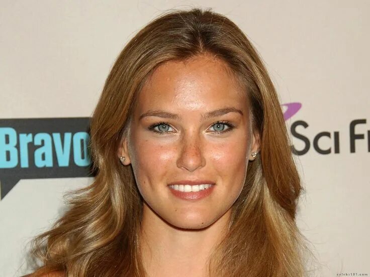Бар рафаэли фото Bar Refaeli recupera a forma dois meses após a gravidez Atualidade SAPO Life