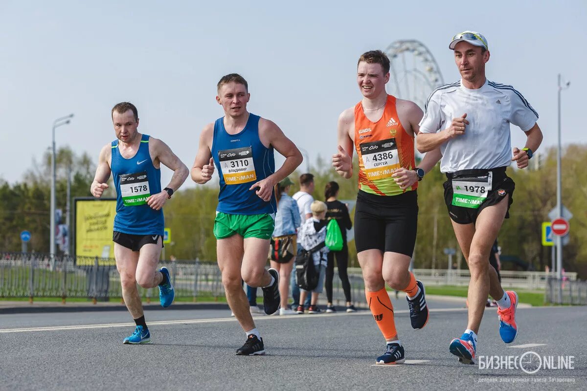 Популярные забеги. Девушка с пробегом. Директор магазина марафон казань. Марафон магазин на сахарова казань. Казанский марафон 2023.