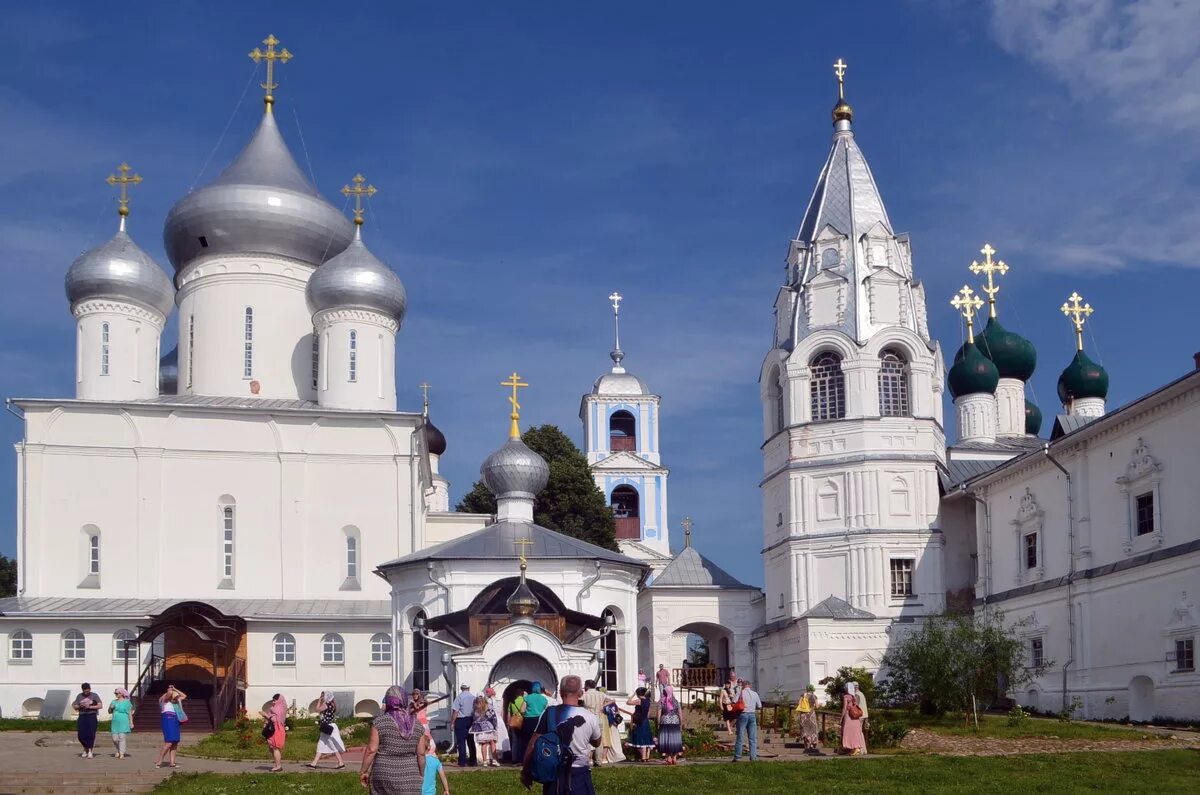 Фото вечер в Никитском монастыре на фотохостинге Fotoload