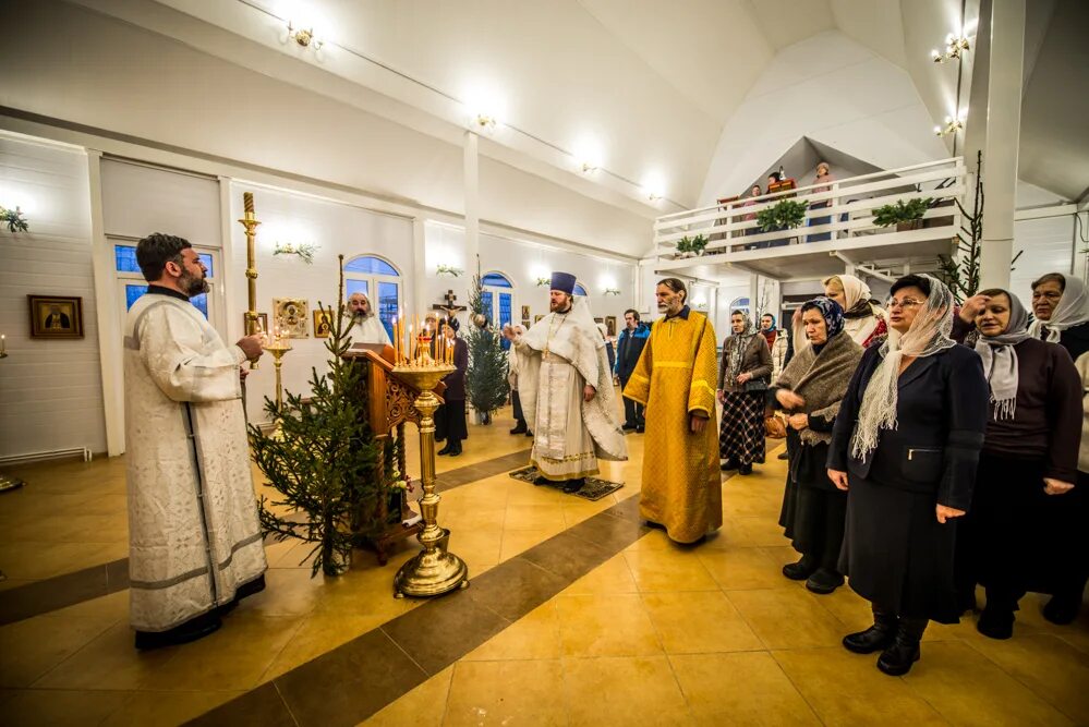 Храм царя страстотерпца николая в аннино. Храм царя страстотерпца николая ii в аннино. Церковь николая 2 в аннино. Храм царя страстотерпца николая ii в аннино. Храм страстотерпцев в аннино.