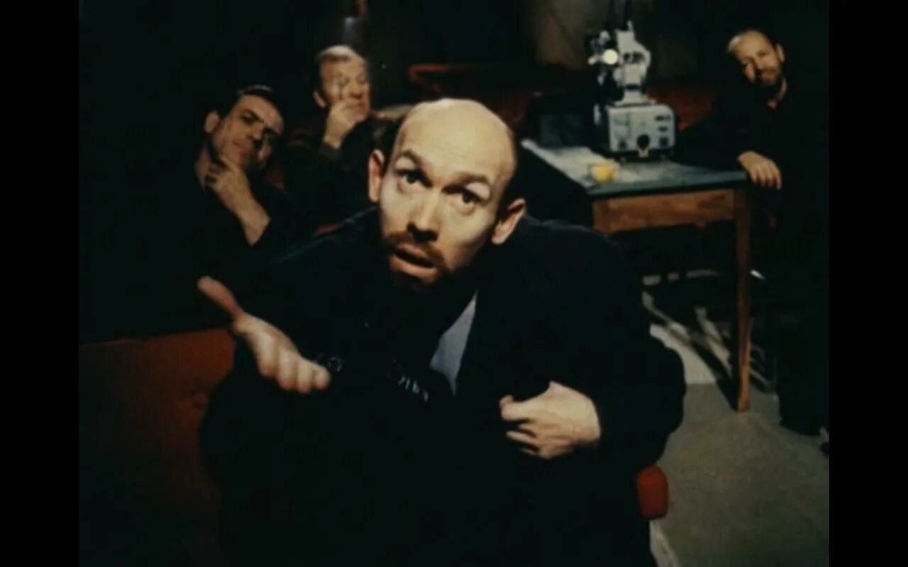 Комедия строгого режима фильм 1992. Комедия строгого режима (фильм 1992 hd). Комедия строго режима. Комедия строгого режима фильм 1992 кадры. Комедия строгого режима фильм 1992 постер.