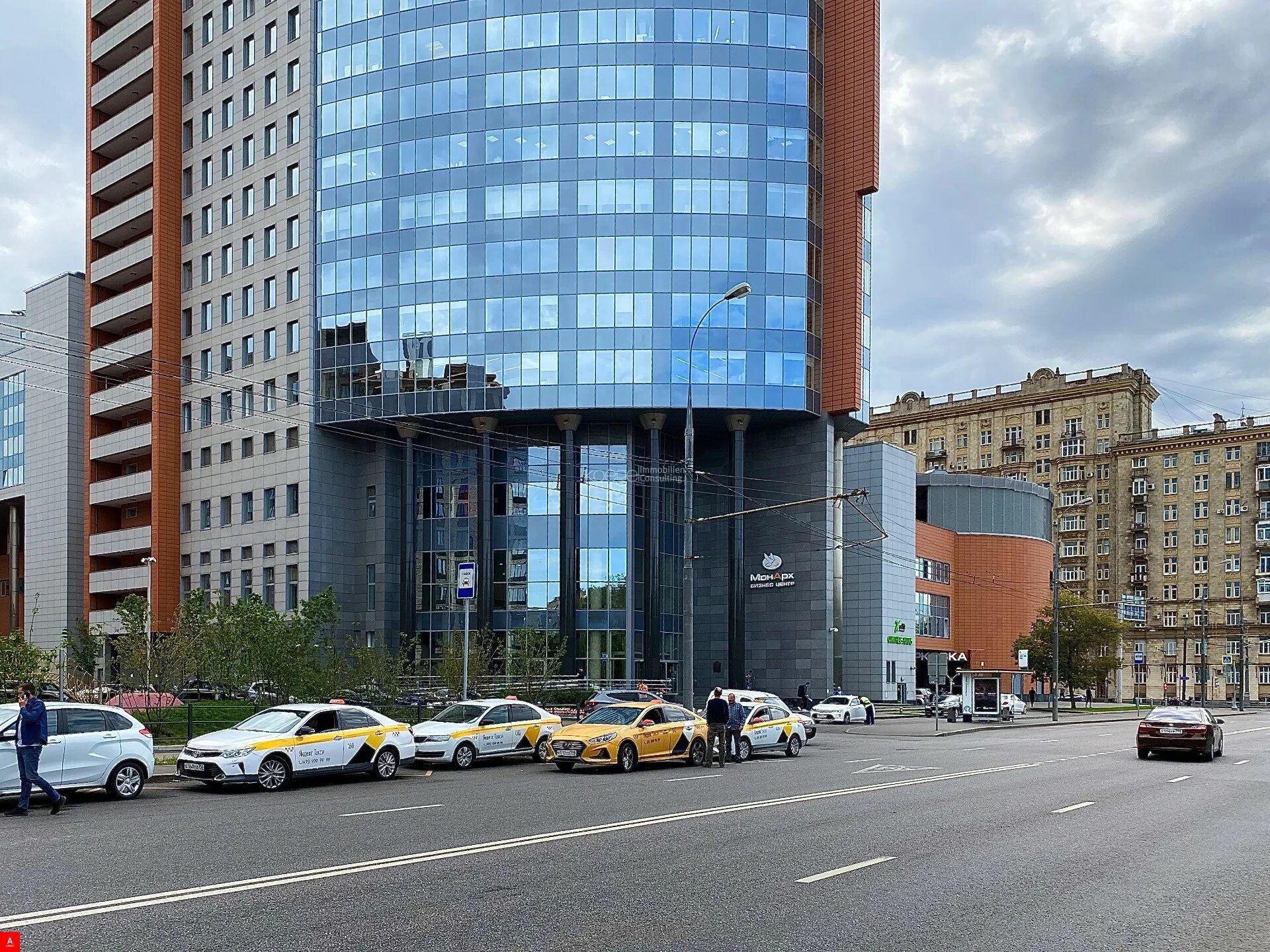 1. метро динамо бц монарх. 31а, стр. бизнес центр монарх динамо. бц монарх ленинградский проспект 31а парковка.