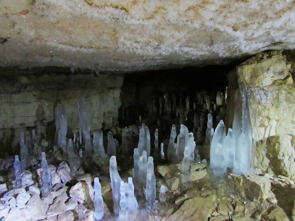 Старицкие пещеры тверская область. Старицкие пещеры тверская область. Старицкие каменоломни. Старица каменоломни. Старица катакомбы.