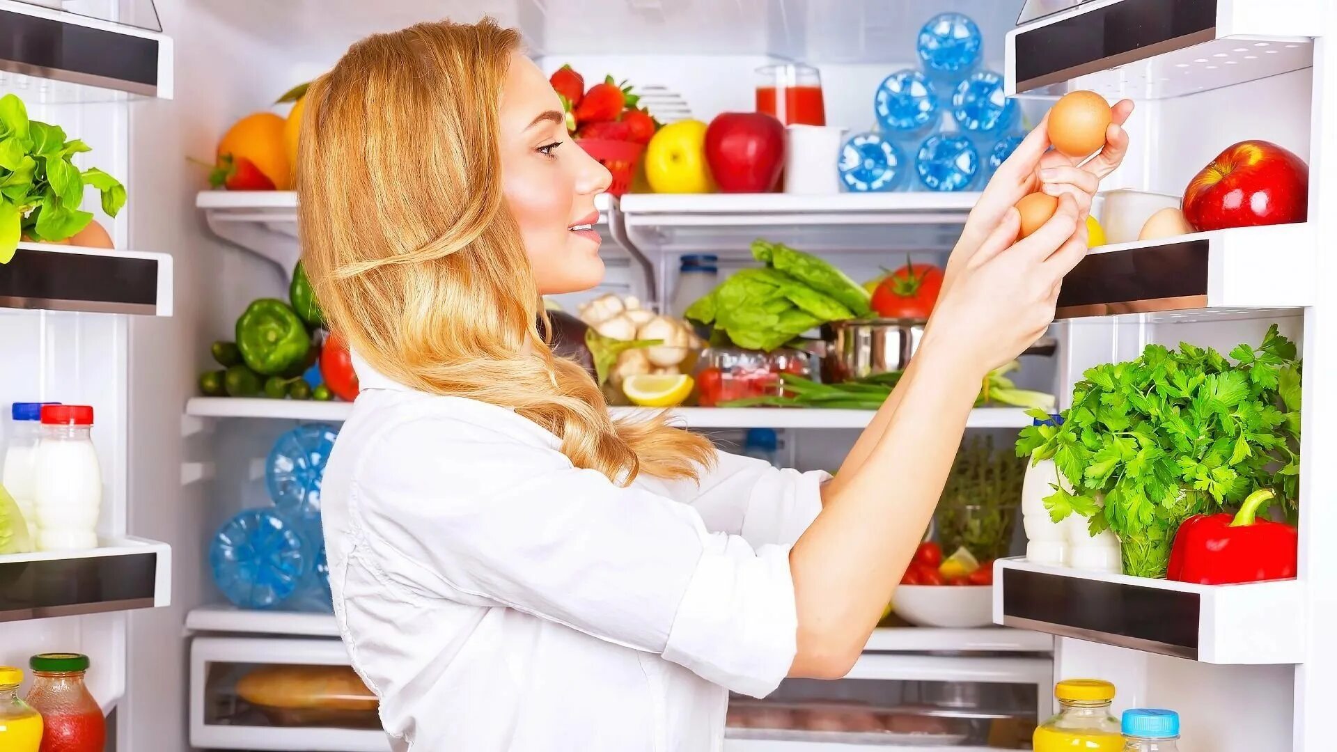 Продукты всегда. Холодильник здорового питания. Холодильник со здоровой едой. Продукты питания в холодильнике. Холодильник здорового человека.