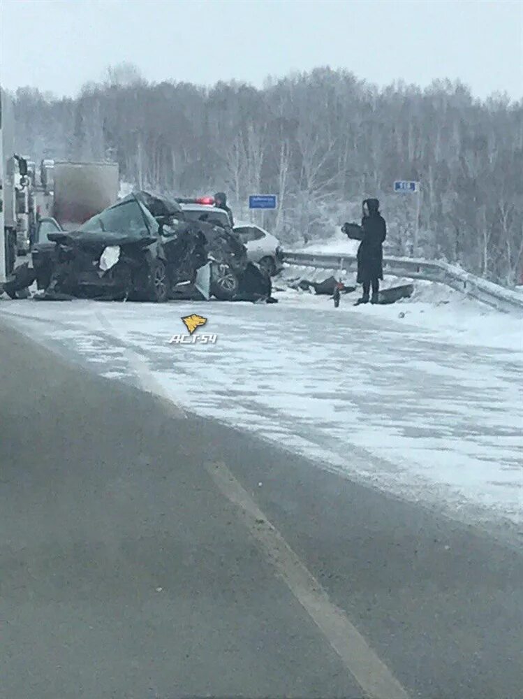 Дтп болотное. Сегодняшняя авария трасса Новосибирск Кемерово. Авария на трассе Кемерово Томск Новосибирск 30 12 2022. Авария на трассе Кемерово Новосибирск. ДТП на трассе Томск Новосибирск.