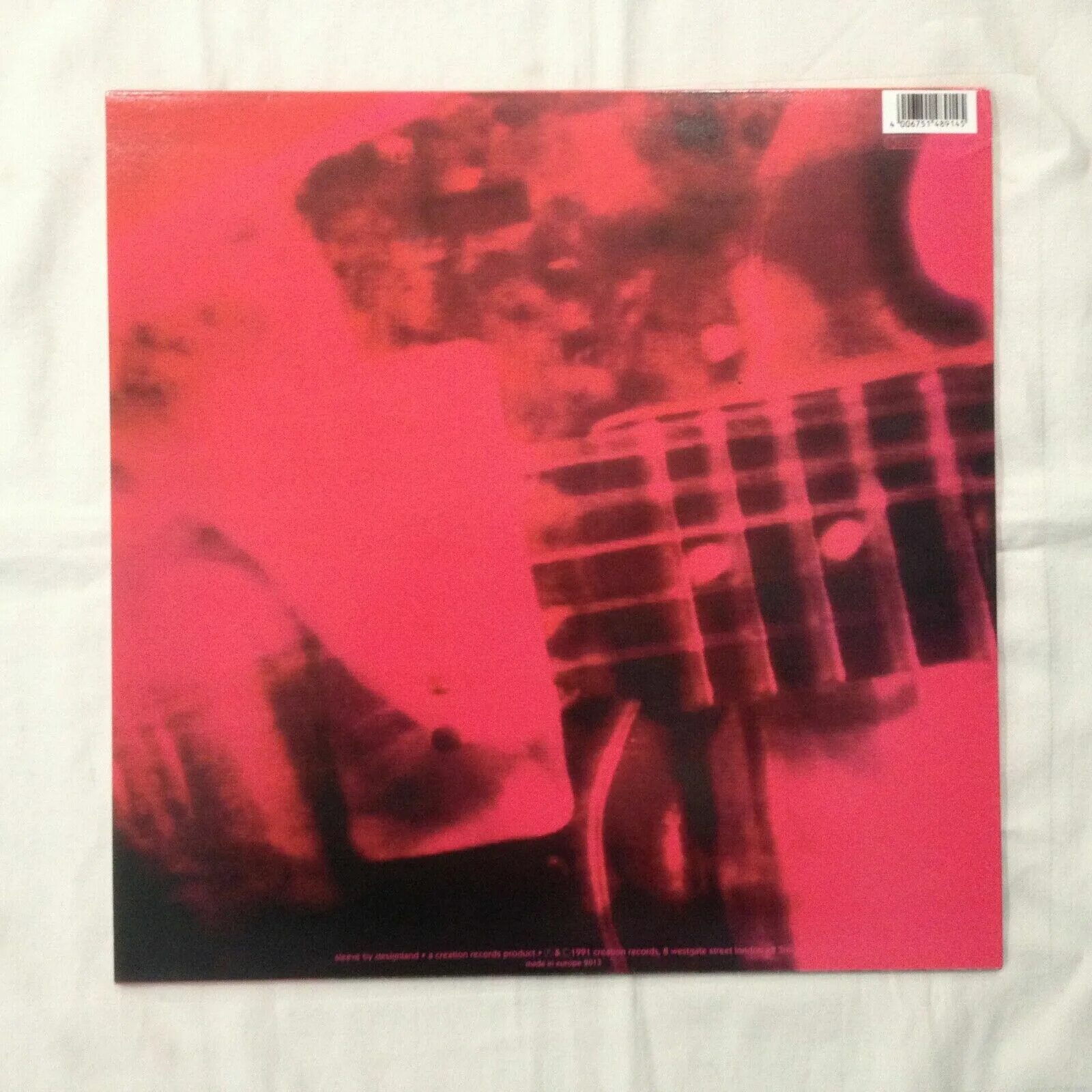 My bloody valentine t shirt. Mbv loveless. My bloody valentine loveless. Loveless 1991. My bloody valentine loveless обложка.