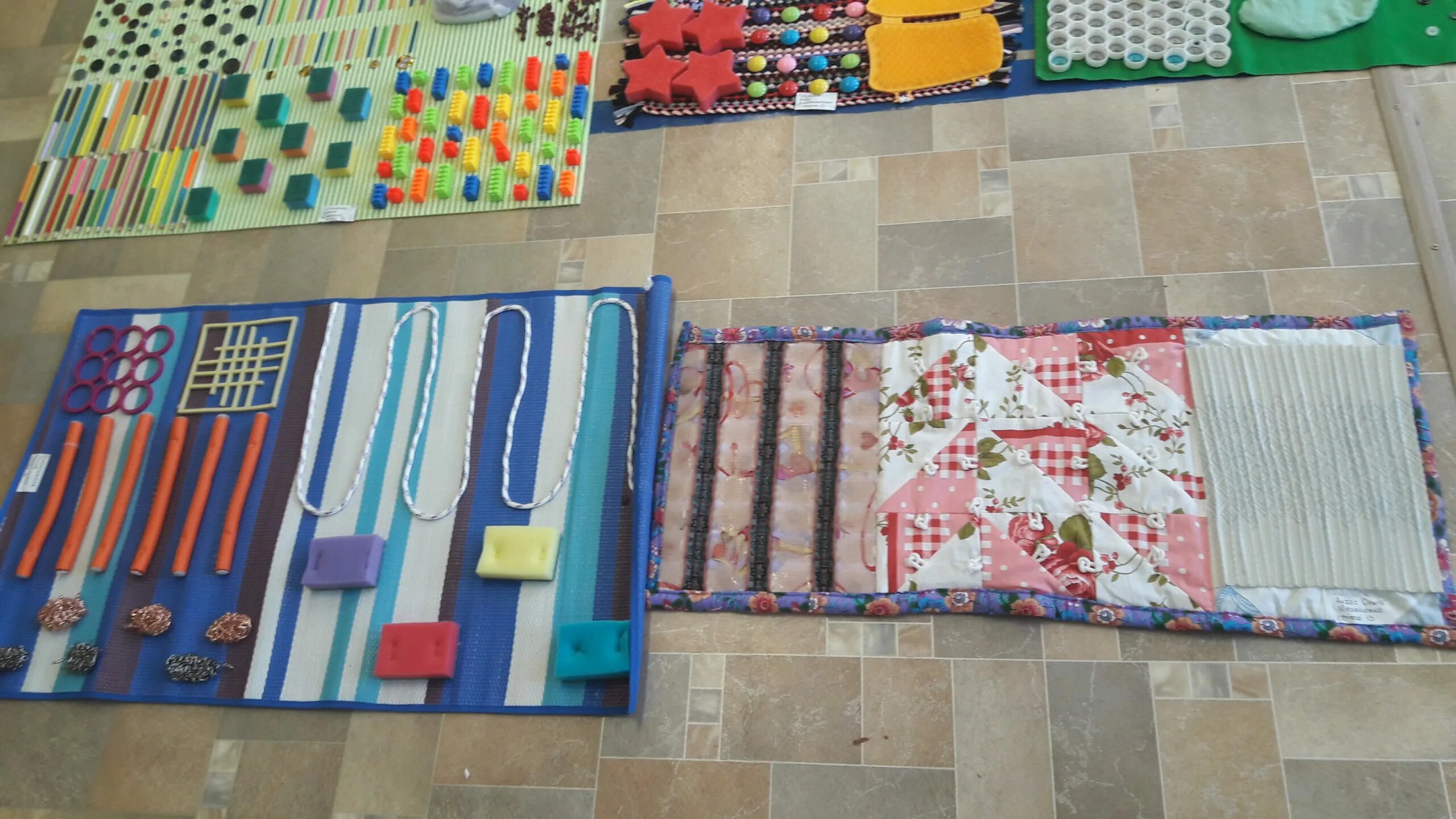 массажный коврик для детского сада. дорожка здоровья для детей. дети в садике дорожка здоровья. дорожка здоровья в детском саду. дорожка здоровья в детском саду.