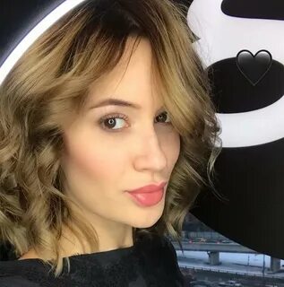 Жас әдемі қыз минет