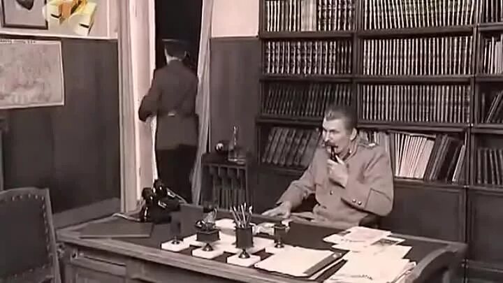 Экстрасенсы в гостях у сталина. 6 Кадров Сталин. Сталин и 1 апреля 6 кадров. Ясновидящий и Сталин. Сталин кадровик, который пьёт кофе.