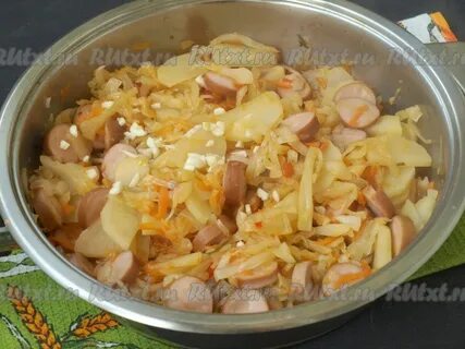 Блюдо тушеная капуста с картошкой