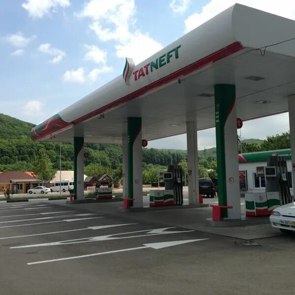 Татнефть нурлат. Азс нурлат татнефть. татнефть азс в воронеже. азс татнефть роснефть. азс татнефть фото.