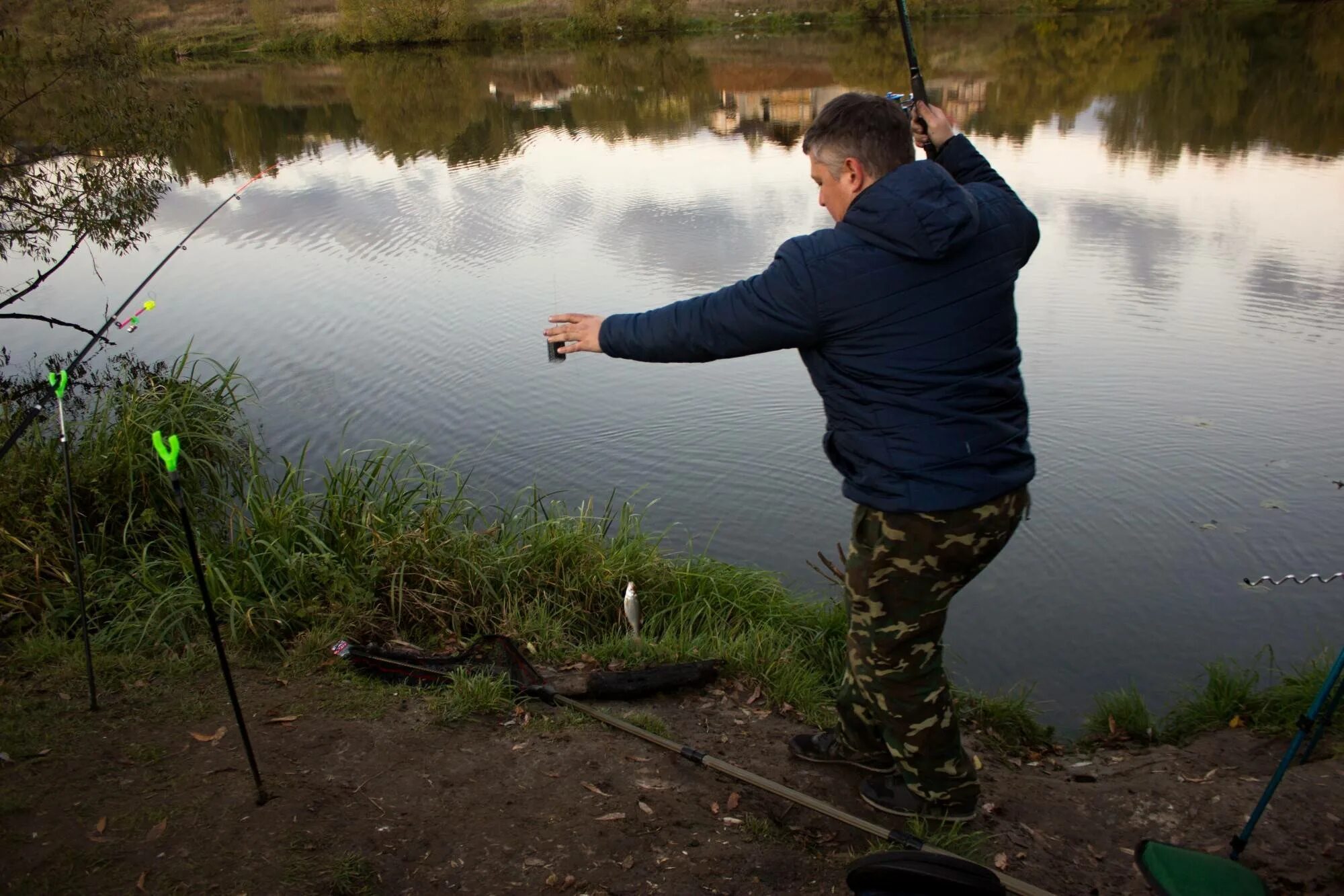 Где рыбачить на реке. Река Пахра рыбалка. Река Пахра рыба. Рыбалка на реке Пахра в Московской. Подмосковье река Пахра рыбалка.