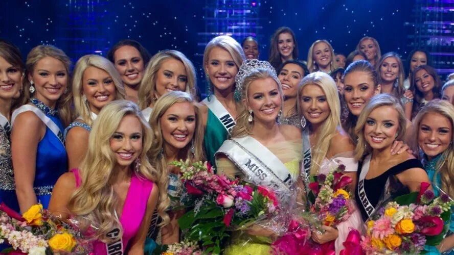 Современные женщины одинаковые. Не все женщины одинаковые. Современные девушки все одинаковые. Модели на одно лицо. Почему все одинаковые.