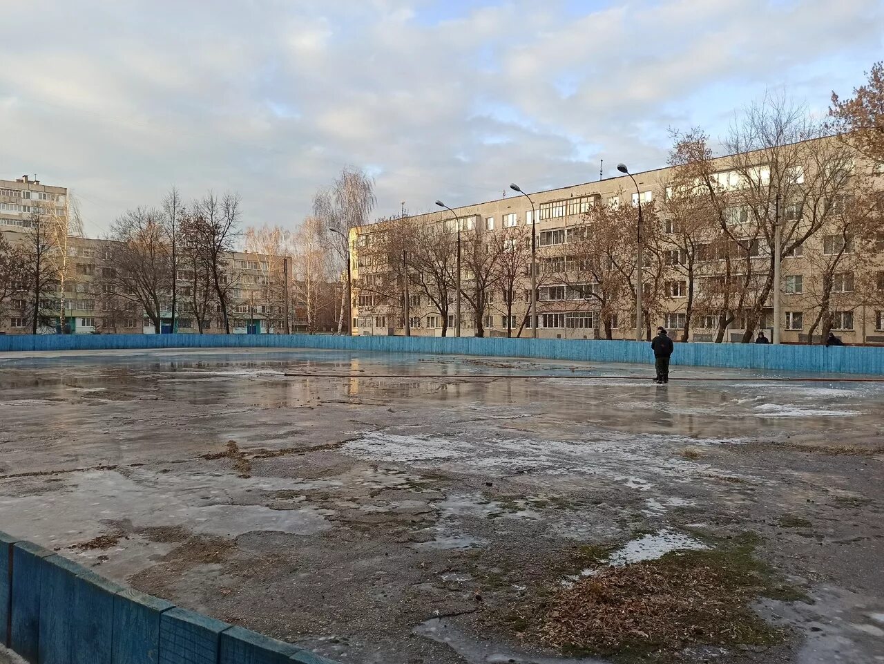 Каток николаева. Стадион им Николаева Новочебоксарск каток. Открытый каток Новочебоксарск. Каток Новочебоксарск роща. Николаевский каток Новочебоксарск.