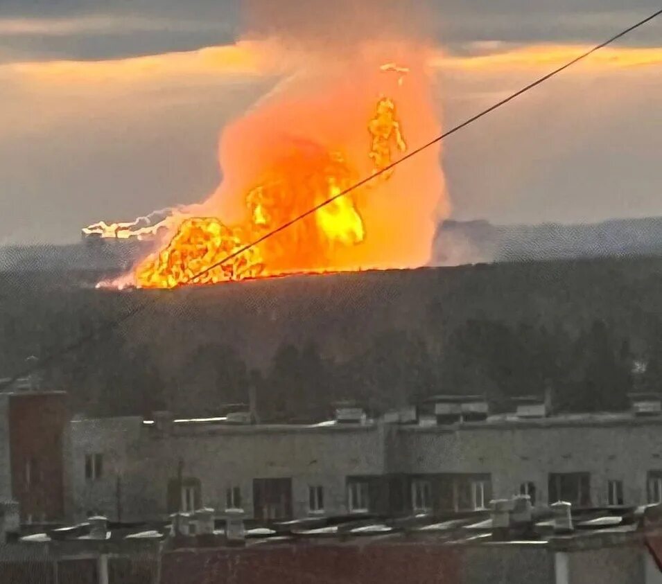 Вчера произошло взрыв. Пожар. Взрыв газовой трубы СПБ.