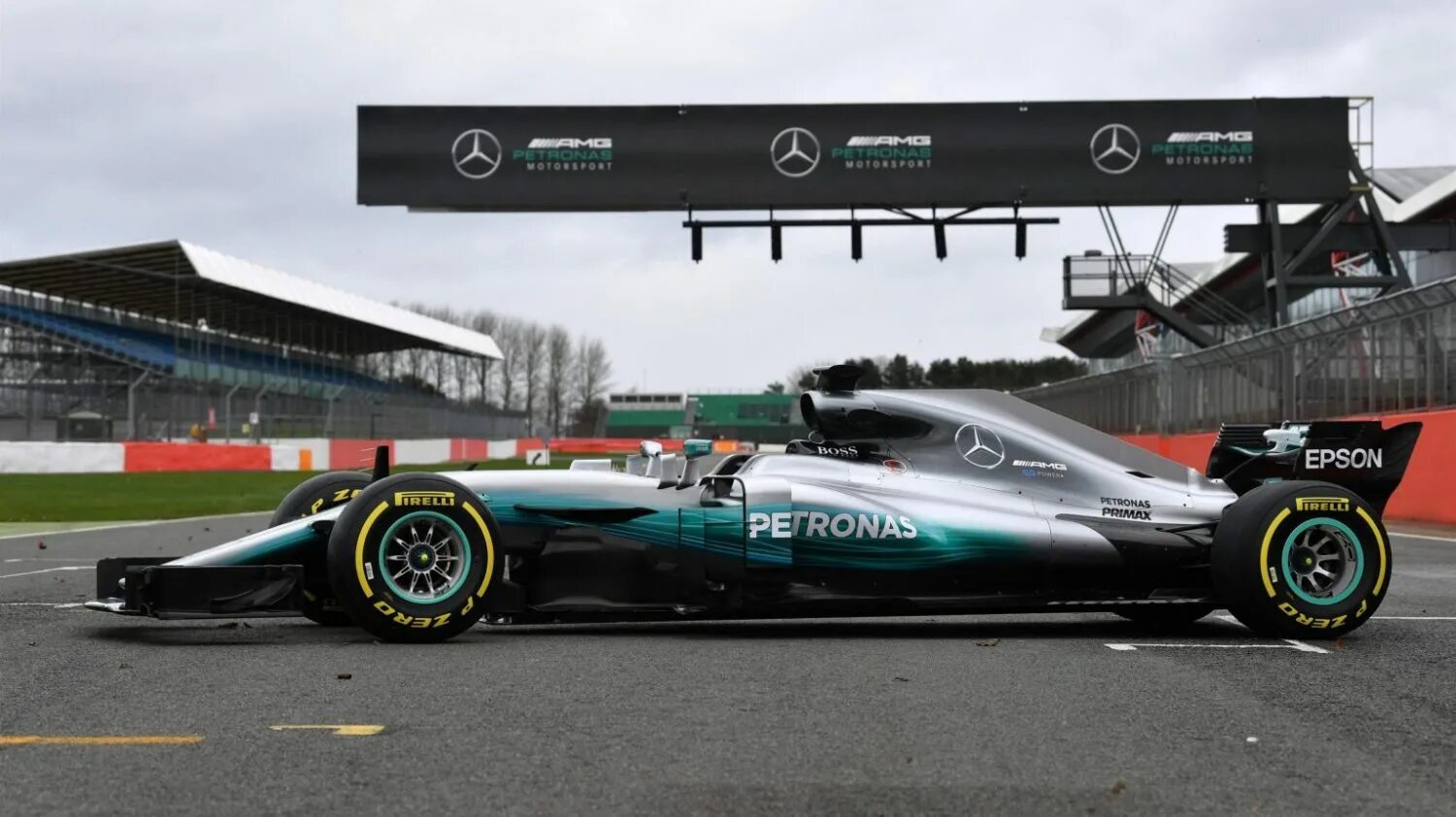 1 2017 года. Mercedes f1. Mercedes AMG Petronas f1. Формула 1 Мерседес 2017. Болид f1 Mercedes.