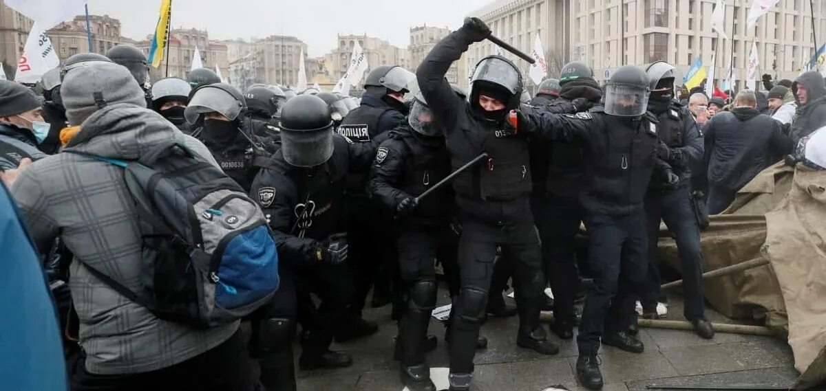 Киевский Майдан 2014 силовики. Евромайдан на Украине в 2014. Митинги на Украине 2014 Майдан. Майдан на украине в 2014 простыми словами