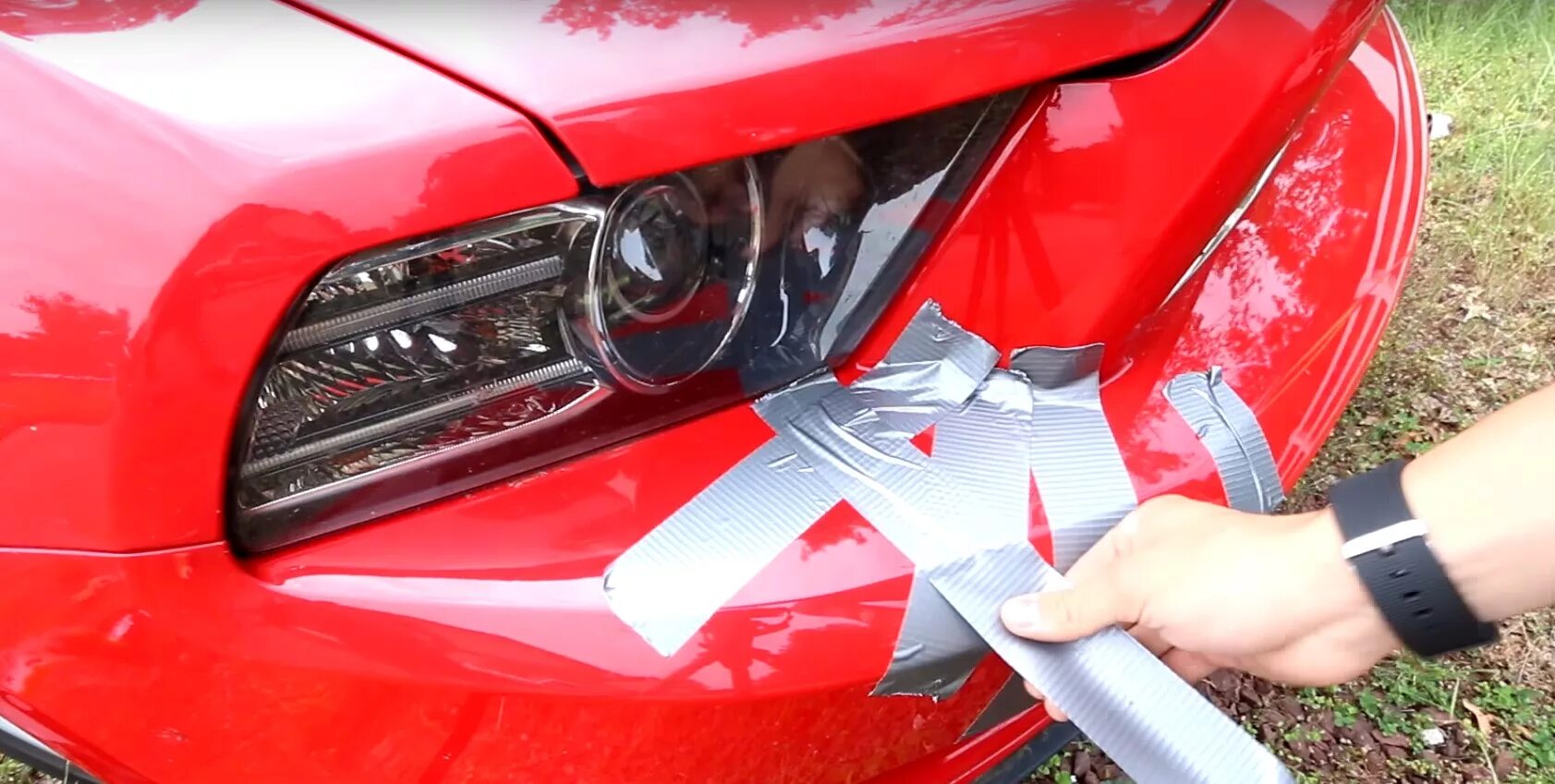 Заклейка бампера. Клейка бампера. Пайка трещины бампера. Бампер на скотче. Логан стайлинг рено 1 бампера.