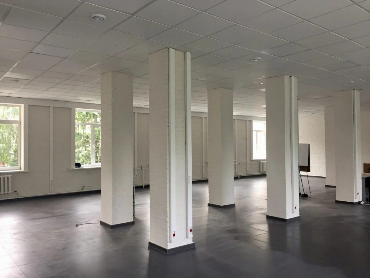 Помещение для прокладки коммуникаций. Реконструкция помещения здания. Реконструкция помещения здания. Ремонт помещений. Отделка помещений.