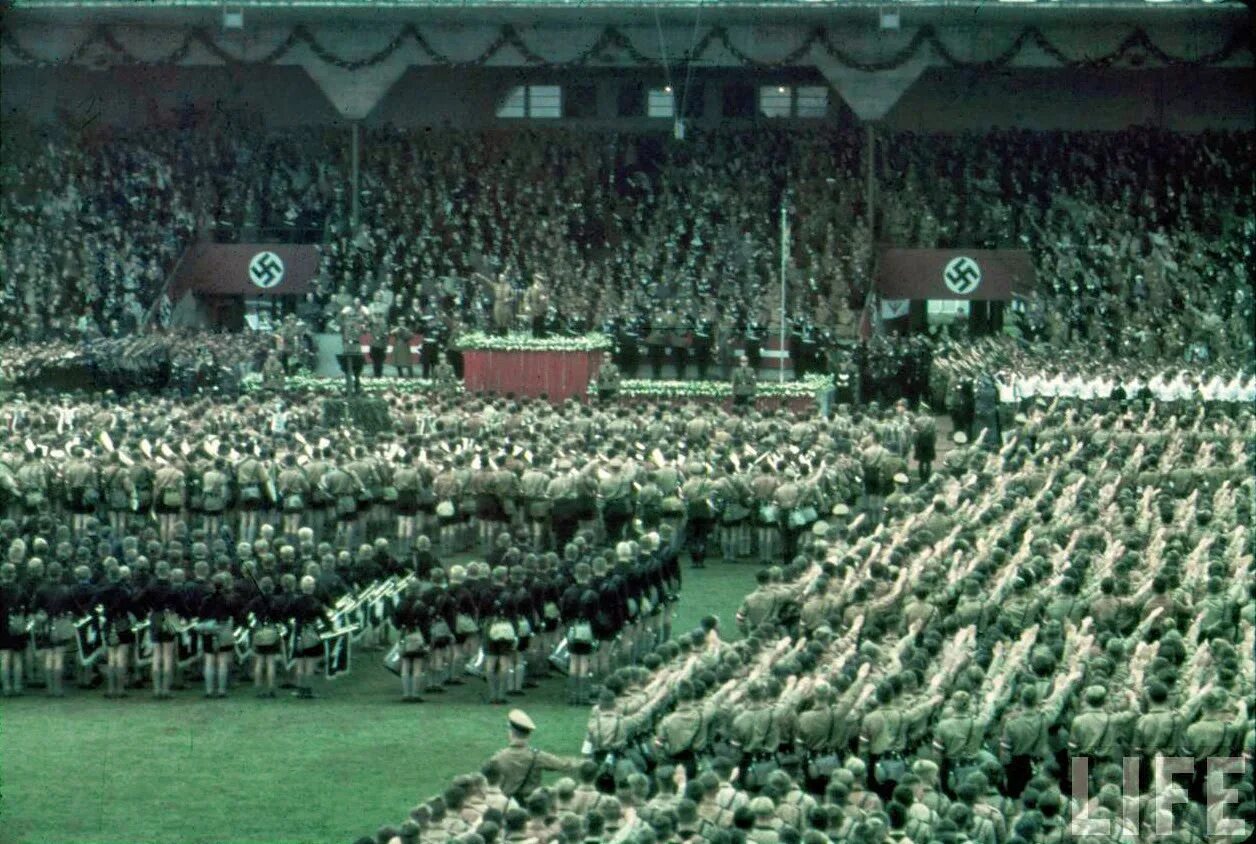 Сколько лет нацистской германии. Reichsparteitag 1938. Нацистская Германия. Концерт в фашистской Германии. Фашистская Германия церемониальный зал.