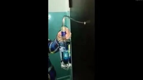 Дверь выпили