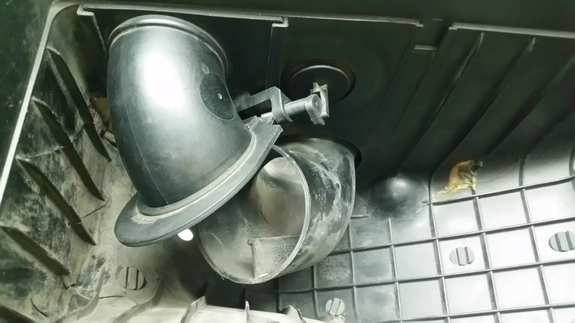 Зима лето заслонка ауди. Датчик заслонки зима лето ауди 80. Volkswagen vento заслонка. Датчик заслонки зима лето ауди 80. Заслонка зима лето ауди 80 б3.