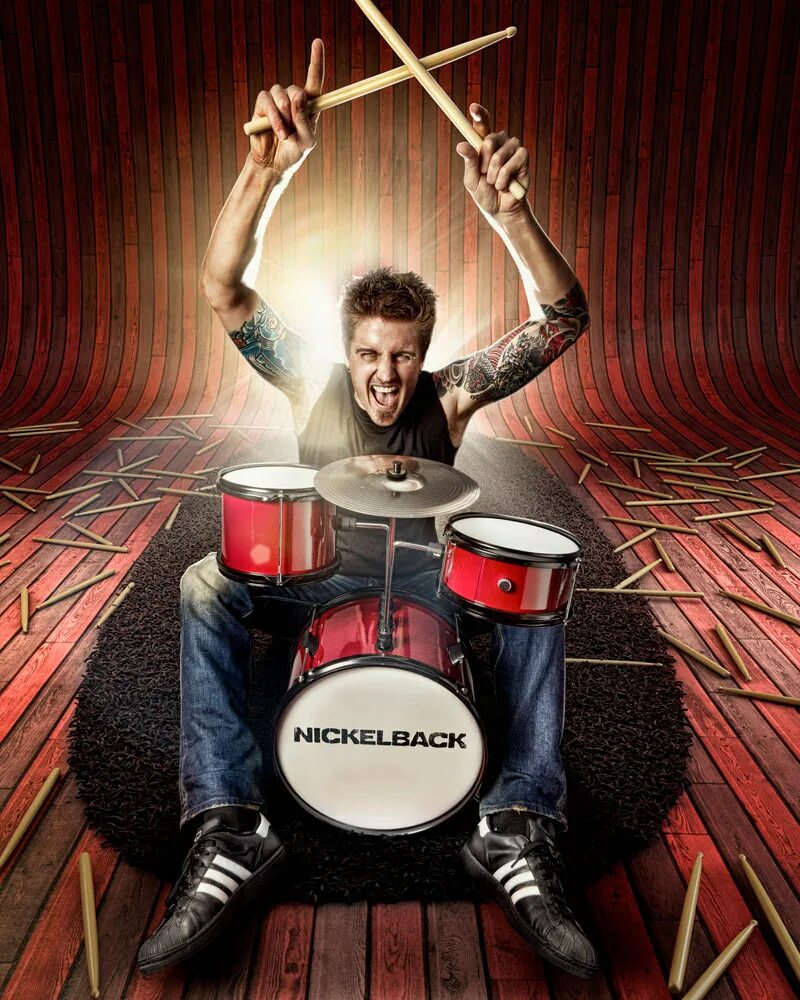 Грустный музыкант. Музыкант. Ургант мегафон. Крутой барабанщик. Реклама музыкальных инструментов креатив.