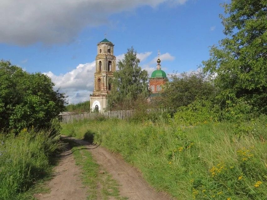 Храм в киструсе рязанская область. Киструс рязанская область. Храм в киструсе рязанская область. Старый киструс рязанская область. Святое озеро киструс рязань.