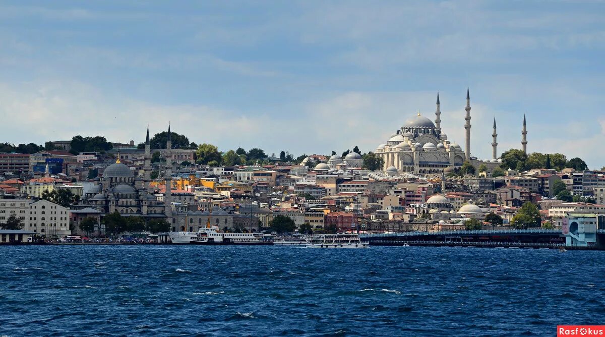 Мечеть тескереджи осман. Масштабы стамбула. Сколько лет стамбулу в 2023. Дневной стамбул. Галатский мост в стамбуле.