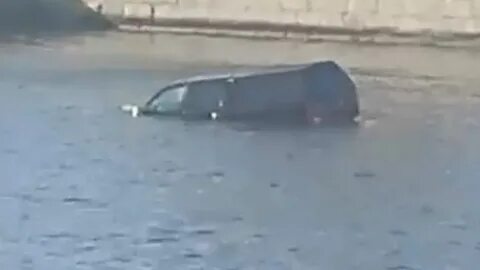 Утонула в москве реке