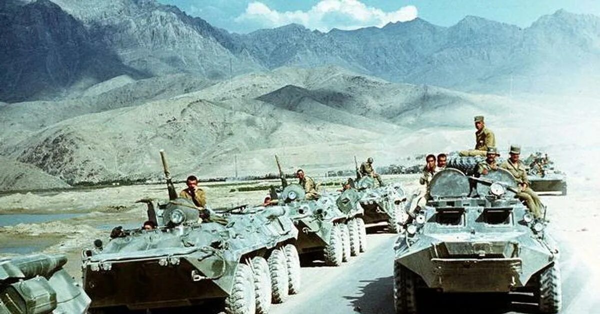 Карабах вывод войск. Советские войска в афганистане 1979-1989. ввод войск в афганистан 1979. колонна бтр в афганистане.
