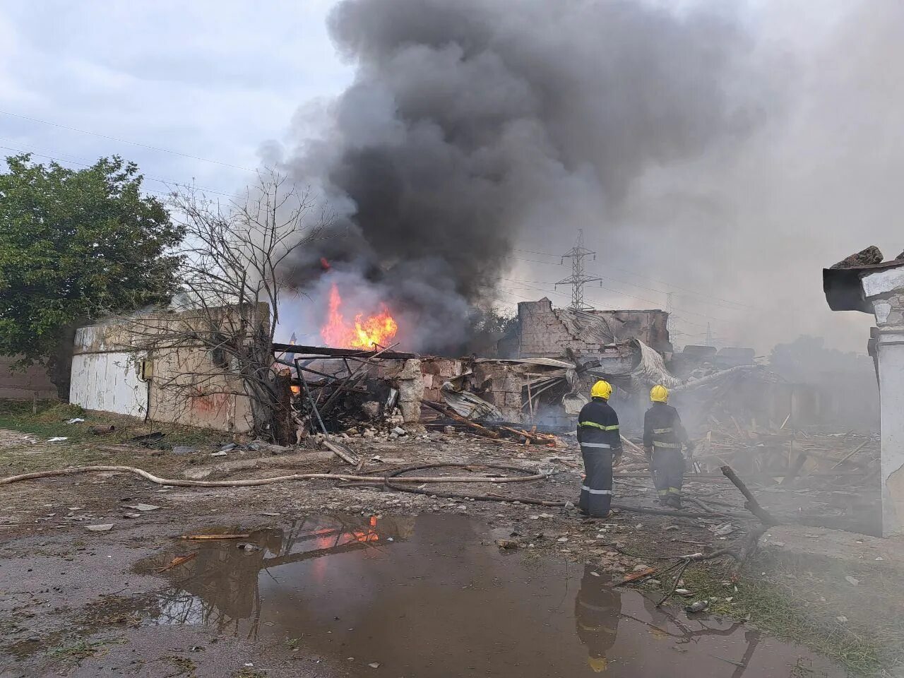 Херсонская область новости сегодня последние происшествия. Пожар. Разрушенные города Украины. Обстрел Каховки. Херсонская область обстрелы на сегодняшний.