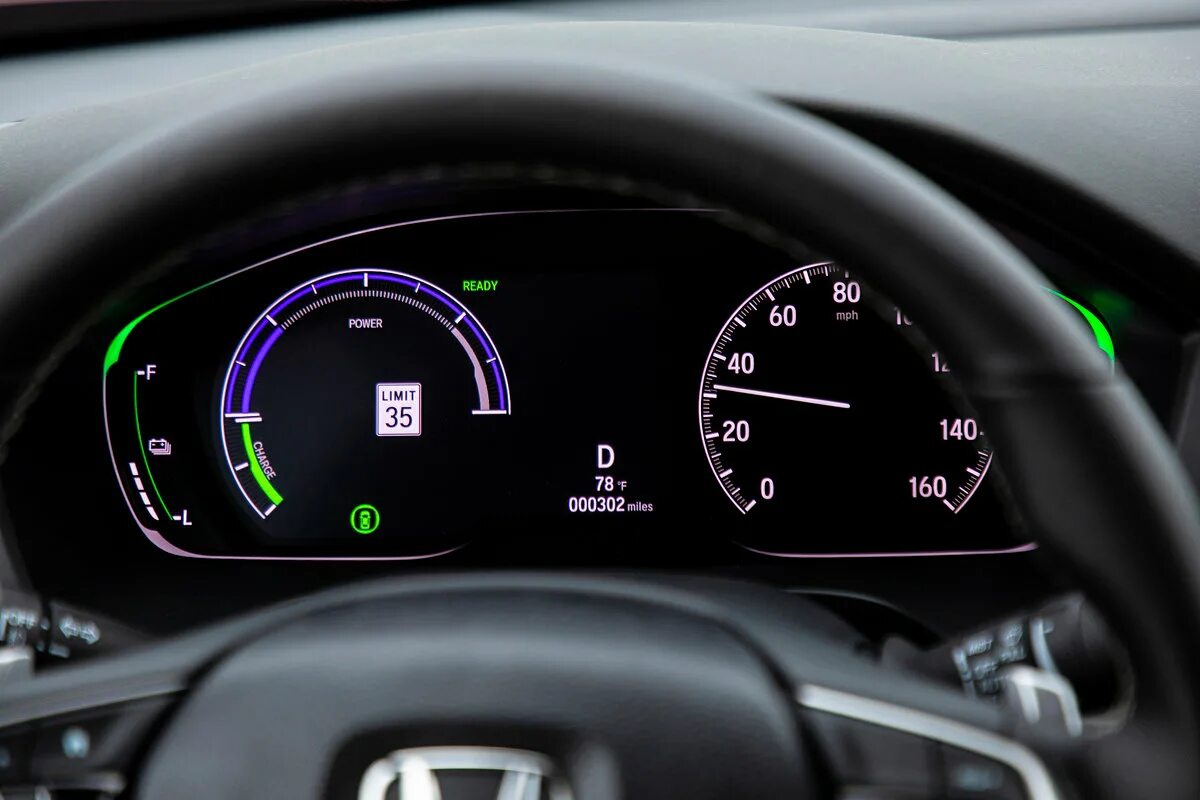 Honda insight расход. Хонда инсайт в голубом цвете. Хонда инсайт расход. Honda insight загорелся запитая. Хонда инсайт расход.