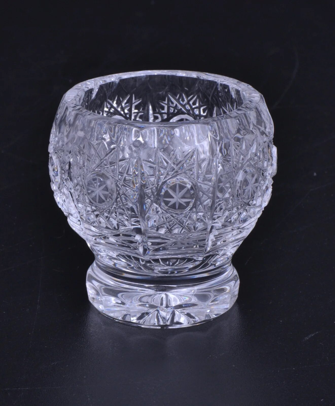 Хрустальная ваза чешский хрусталь. Ваза чехословакия богемия хрусталь ссср. Советская посуда и хрусталь. Дхз дятьковский хрустальный завод. Собиратели хрусталя.