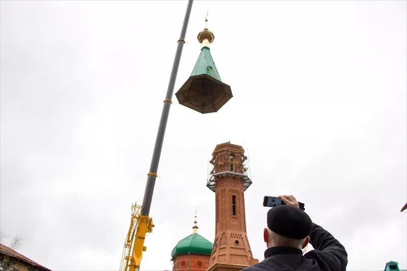 Купол ходишь. Красная мечеть Томск. Имам красной мечети Томск. Красная мечеть Томск истор. Красная мечеть Томск внутри.