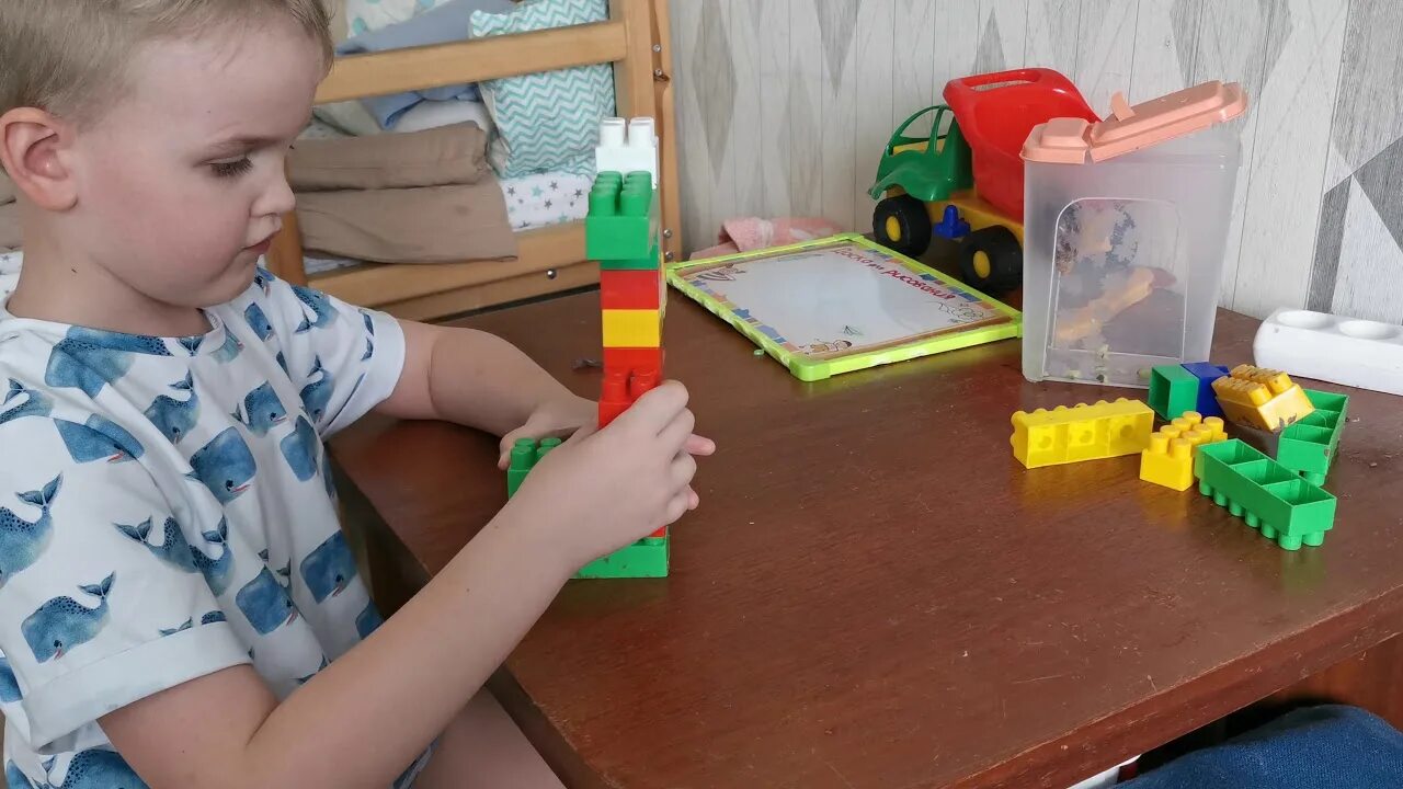 Конструктор сиреноголовый. Включи ютуб конструктор. Мини конструктор цветы из чижика. Youtube konstruktor. Домик из конструктора.