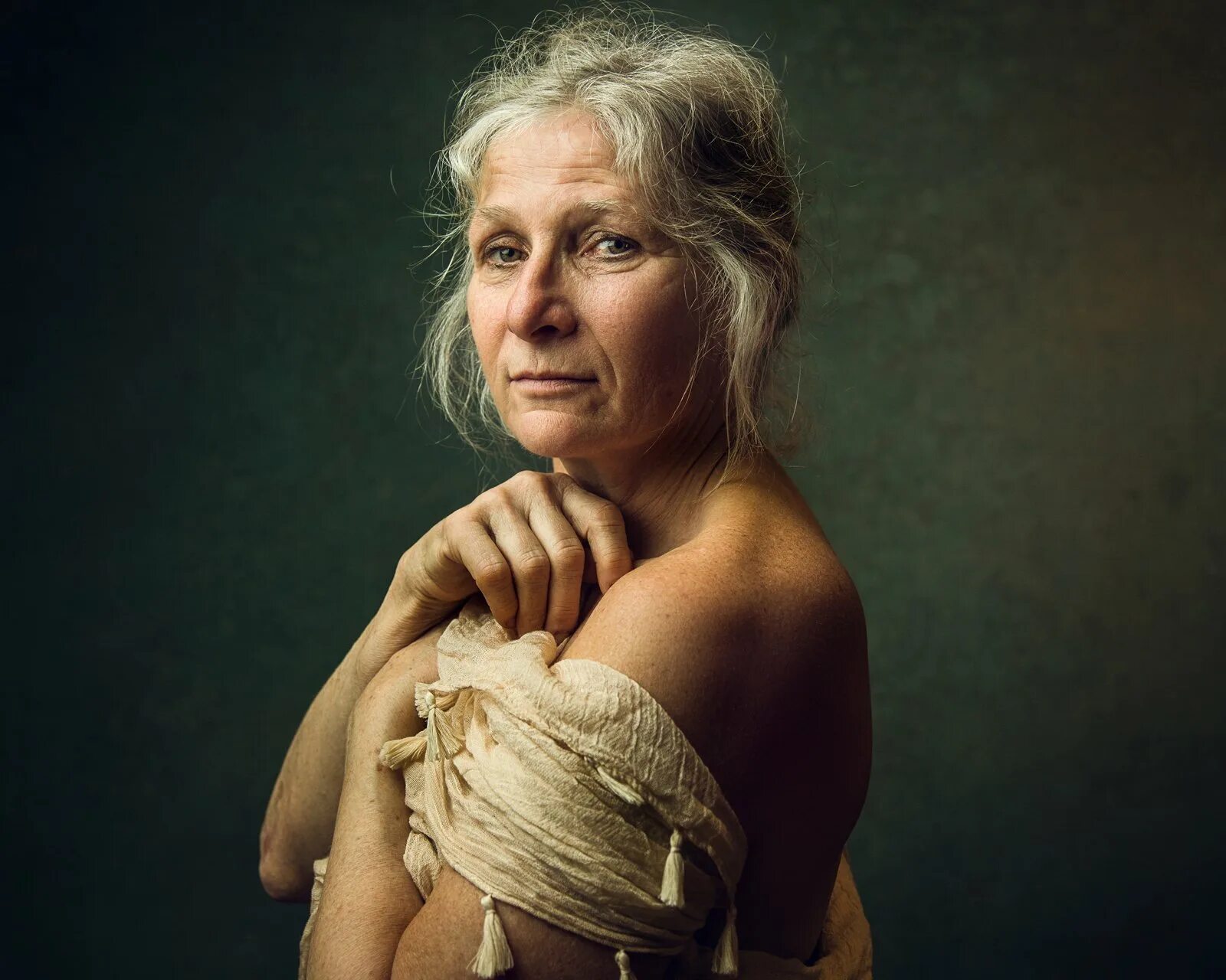 Женщины в возрасте хочется. Красивые женщины 60+. человек баба. портрет женщины лет 60+.